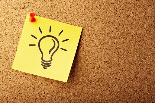 Idea innovadora representada por bombilla
