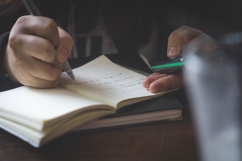 estudiante formandose en logistica y supply chain